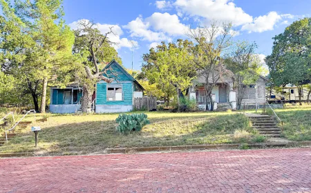 Ultra Cheap Old Houses: Issue #240 💛