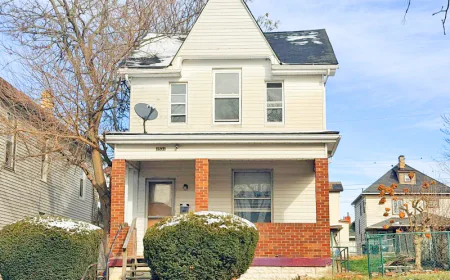 Ultra Cheap Old Houses: Issue #258 💛